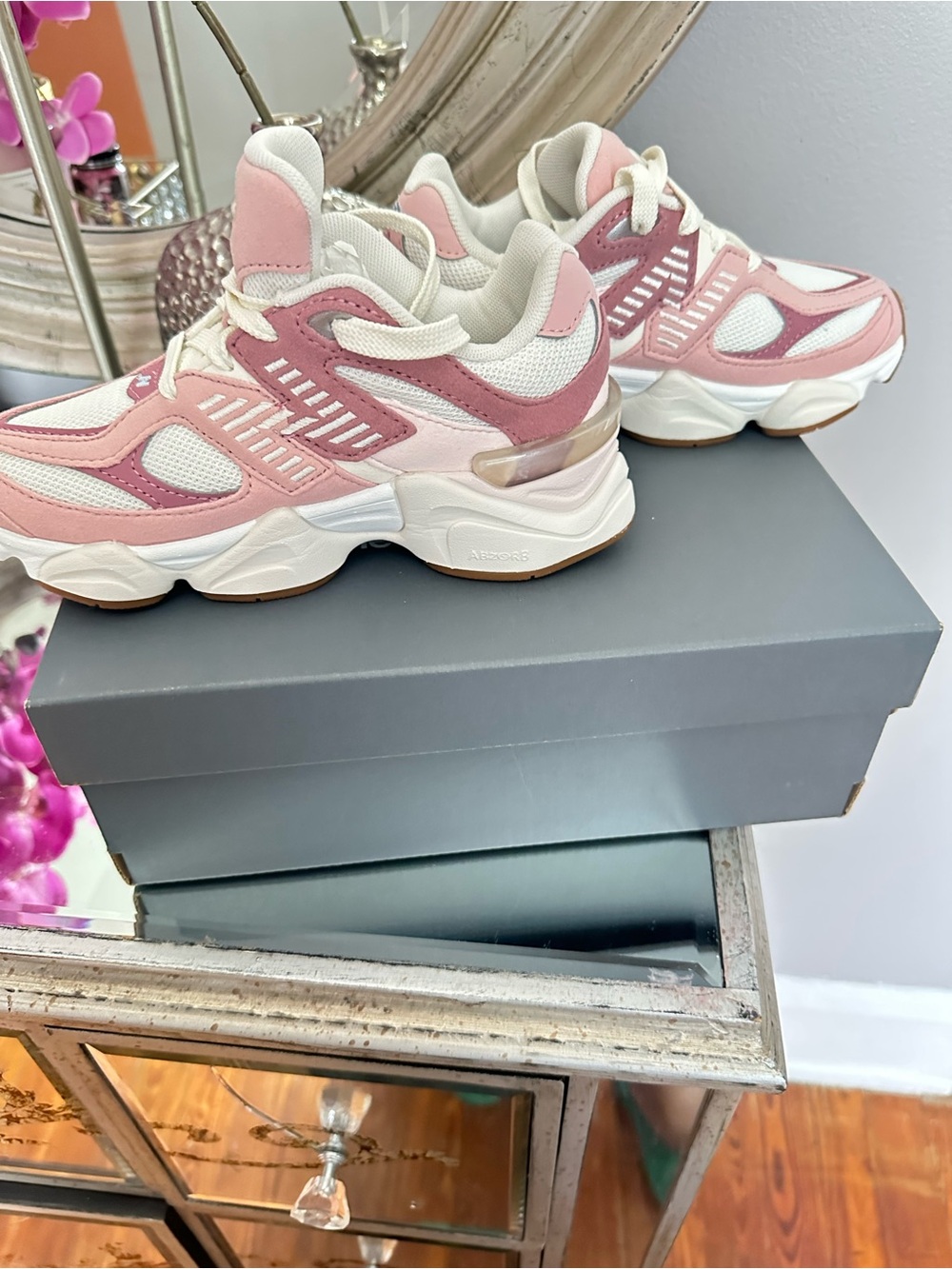 New Balance Rose Pink 9060 Chunky Running Sneakers - Picture 4 of 11